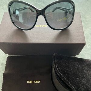NEW in BOX- TOM FORD- Cecile Black Sunglasses